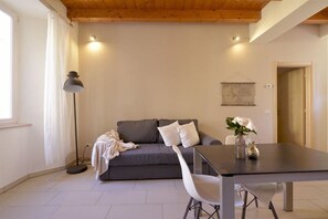 Unclassified image, 4 of 9, button - Casa Josa - Welchome (Cannobio)
