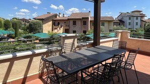 Outdoor dining - Residence Garda Resort (Peschiera del Garda)