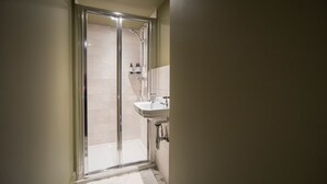 Bathroom - Oak Bank Hotel (Ambleside)
