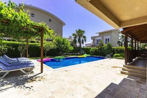 Unclassified image, 4 of 52, button - Paradise Town - Villa Royal (Serik)
