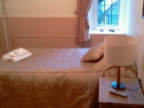 Room - Village House Hotel - Inn (Worthing)
