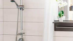 Bathroom - Pansion Athos Guesthouse (Aristotelis)