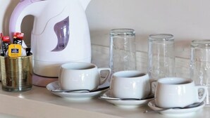 Coffee and/or coffee maker - Pansion Athos Guesthouse (Aristotelis)