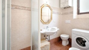 Bathroom - Corte al Duomo (Florence)