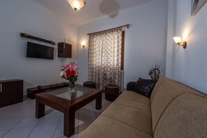 Living area - House Of Gardenia (Zagora-Mouresi)