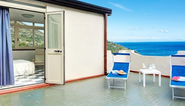 Unclassified image, 1 of 8, button - Casa Maradona (Massa Lubrense)