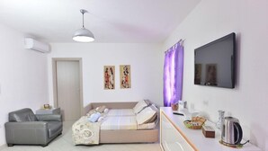 Living area - Izzhome Pula Regina Margherita Apartment (Pula)