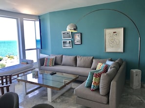 Unclassified image, 3 of 16, button - The View (La Marsa)