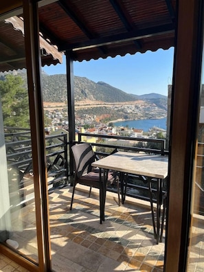 Outdoor dining - Kalkan Koc Apart (Kaş)