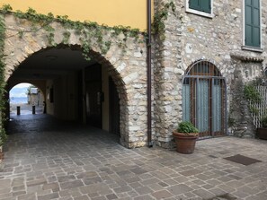 Exterior detail - Casa Portici (Torri del Benaco)