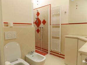 Bathroom - Casa Portici (Torri del Benaco)