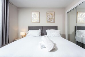 Room - Harbour House - Donnini Apartments (Ayr)