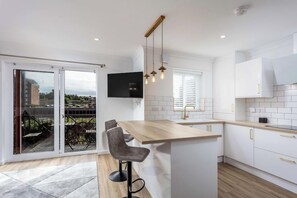 Unclassified image, 4 of 33, button - Harbour House - Donnini Apartments (Ayr)