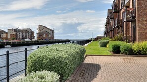 Unclassified image, 5 of 33, button - Harbour House - Donnini Apartments (Ayr)
