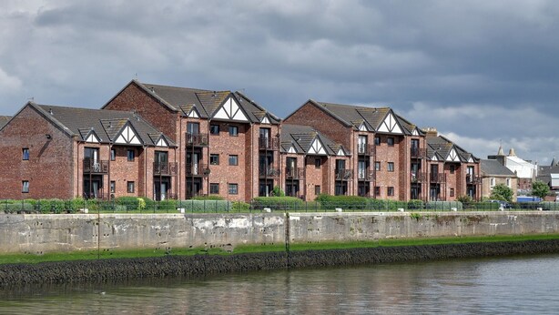 Exterior - Harbour House - Donnini Apartments (Ayr)