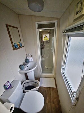 Unclassified image, 4 of 13, button - CocoTony cosy 3bed home from home (Towyn)