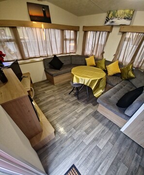 Unclassified image, 4 of 11, button - CocoTony cosy 3bed home from home (Towyn)