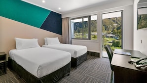 Room - Mt Cook Lodge and Motel (Mount Cook)