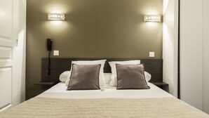 Unclassified image, 5 of 80, button - Axe Hotel (La Rochelle)