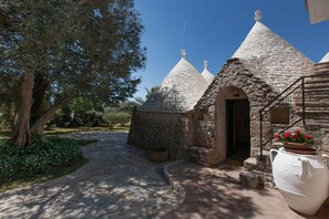Unclassified image, 2 of 45, button - Villa Ricci (Ceglie Messapica)