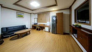 Living area - Hotel Food & Tour (Gwangju)