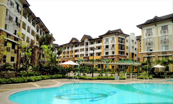Pool - Sorrento 2BR Apartment (Pasig)