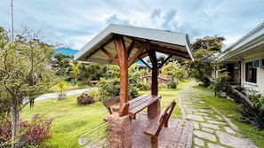 Outdoor dining - Puerto de San Juan Beach Resort Hotel (San Juan)