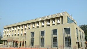 Exterior - Le Roi (Kanthi)