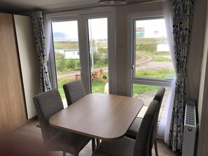 Dining - Laekjarkot Rooms And Cottages (Borgarbyggð)