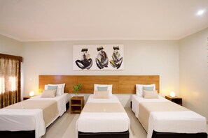 Room - Poinciana Resort (Tejakula)