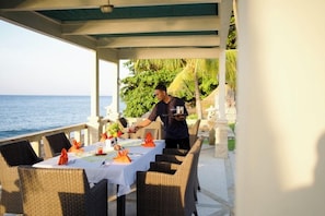 Tempat makan outdoor