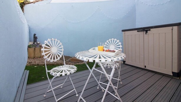 Outdoor dining - Magdalen Quarters (Exeter)