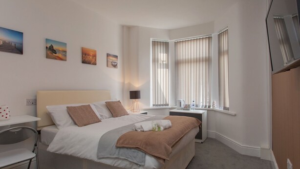 Room - Townhouse Plus @ 26 Westminster St (Crewe)