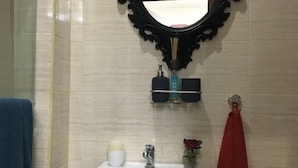 Gambar tidak terklasifikasi, 2 dari 21, tombol