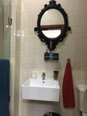 Bathroom - Cynthias (Lekki)