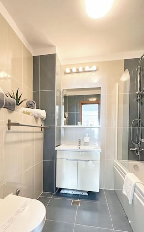 Bathroom - Deluxe Nicolle Solid Residence Mamaia (Constanta)