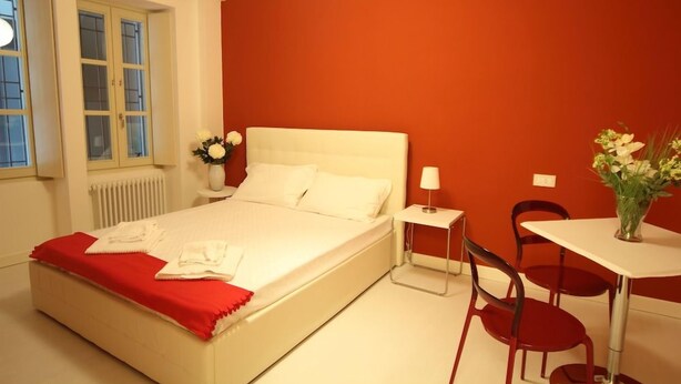 Room - Heart Lake Apartments- Verbania (Verbania)