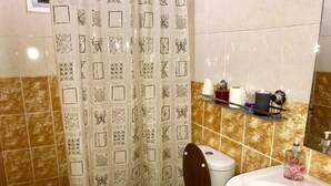 Bathroom - Milimani Executive Suites (Nakuru)