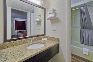 Bathroom - 1 King Bed | Smoking (Maple Shade)