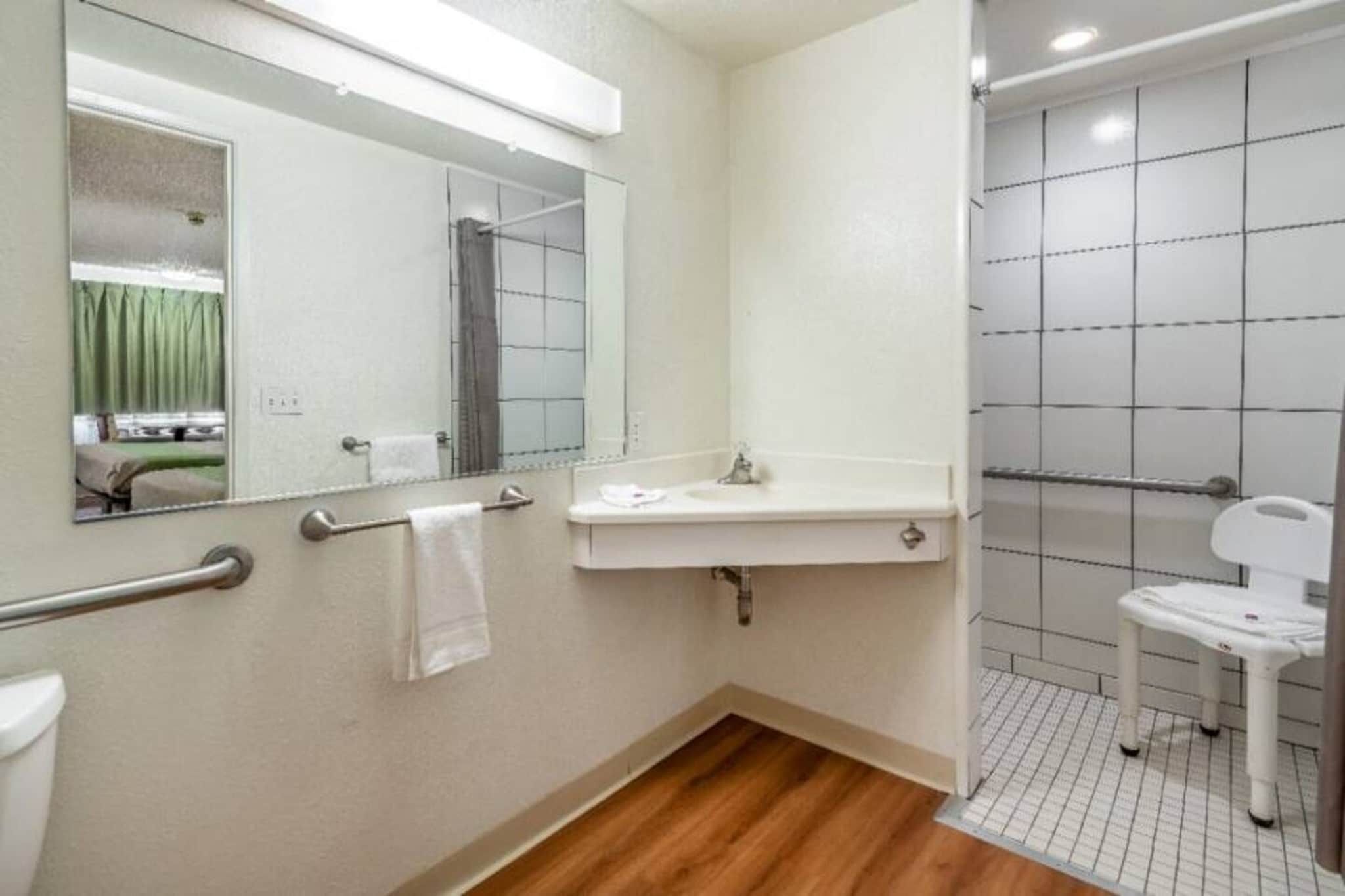 Hair dryer, towels