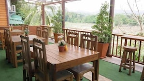 Khu ẩm thực ngoài trời