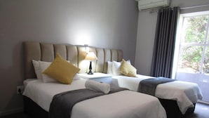 Unclassified image, 4 of 26, button - Outlook Lodge OR Tambo (Kempton Park)