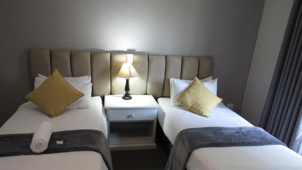 Unclassified image, 1 of 26, button - Outlook Lodge OR Tambo (Kempton Park)