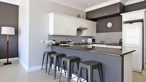 Private kitchen - Hill House 1 Bedroom (Cape Town)