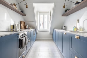 Private kitchen - Lisbon Downtown Luxury Family Residence (Lisbon)