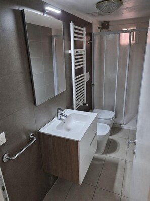 Unclassified image, 3 of 18, button - Marco Polo Venice (Venice)