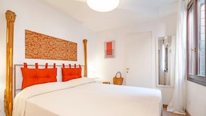 Ảnh chưa phân loại, 2 trong số 35 ảnh, nút