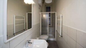 Bathroom - Fortezza (Florence)