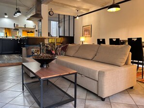 Unclassified image, 5 of 37, button - Vrbo Property (Vergèze)