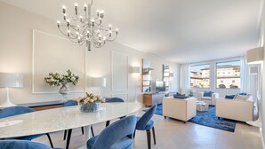 Dining - Luxury Blue River (Florence)